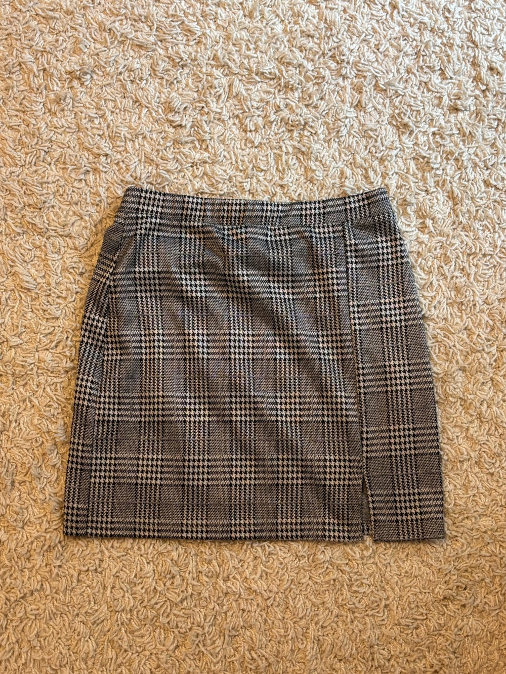 Plaid Pencil Mini Skirt in Gray/Black